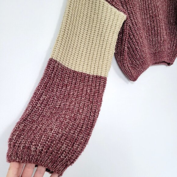 Wet Seal Oversized Knit V-Neck Cropped Sweater – Size Medium - Picture 6 of 8